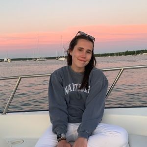 Meet your Posher, Caroline